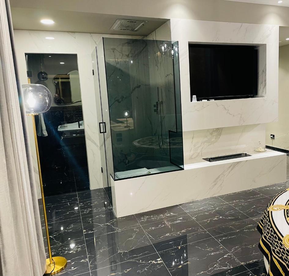 Versace Luxury Room Corleone Ngoại thất bức ảnh