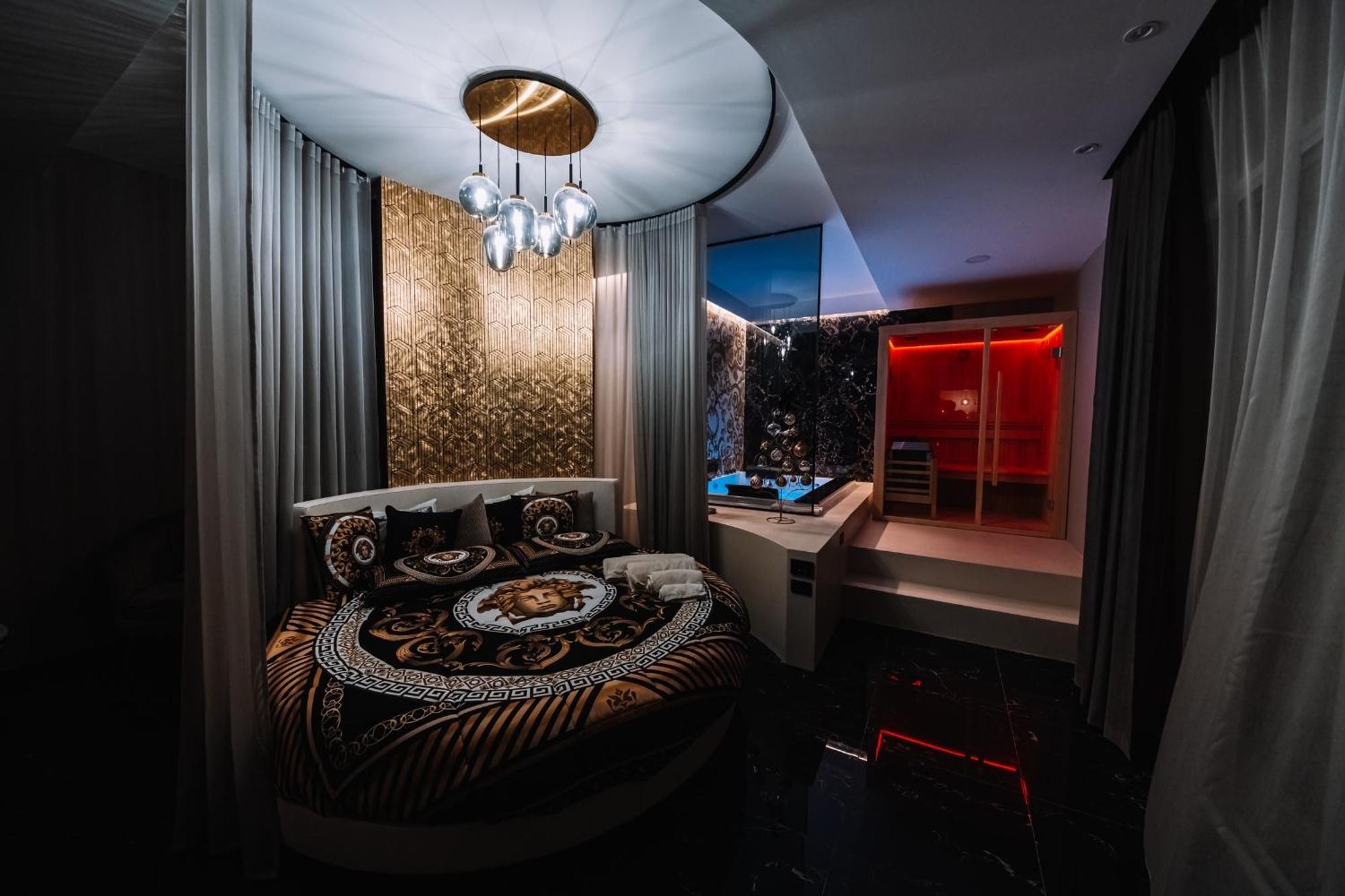 Versace Luxury Room Corleone Ngoại thất bức ảnh