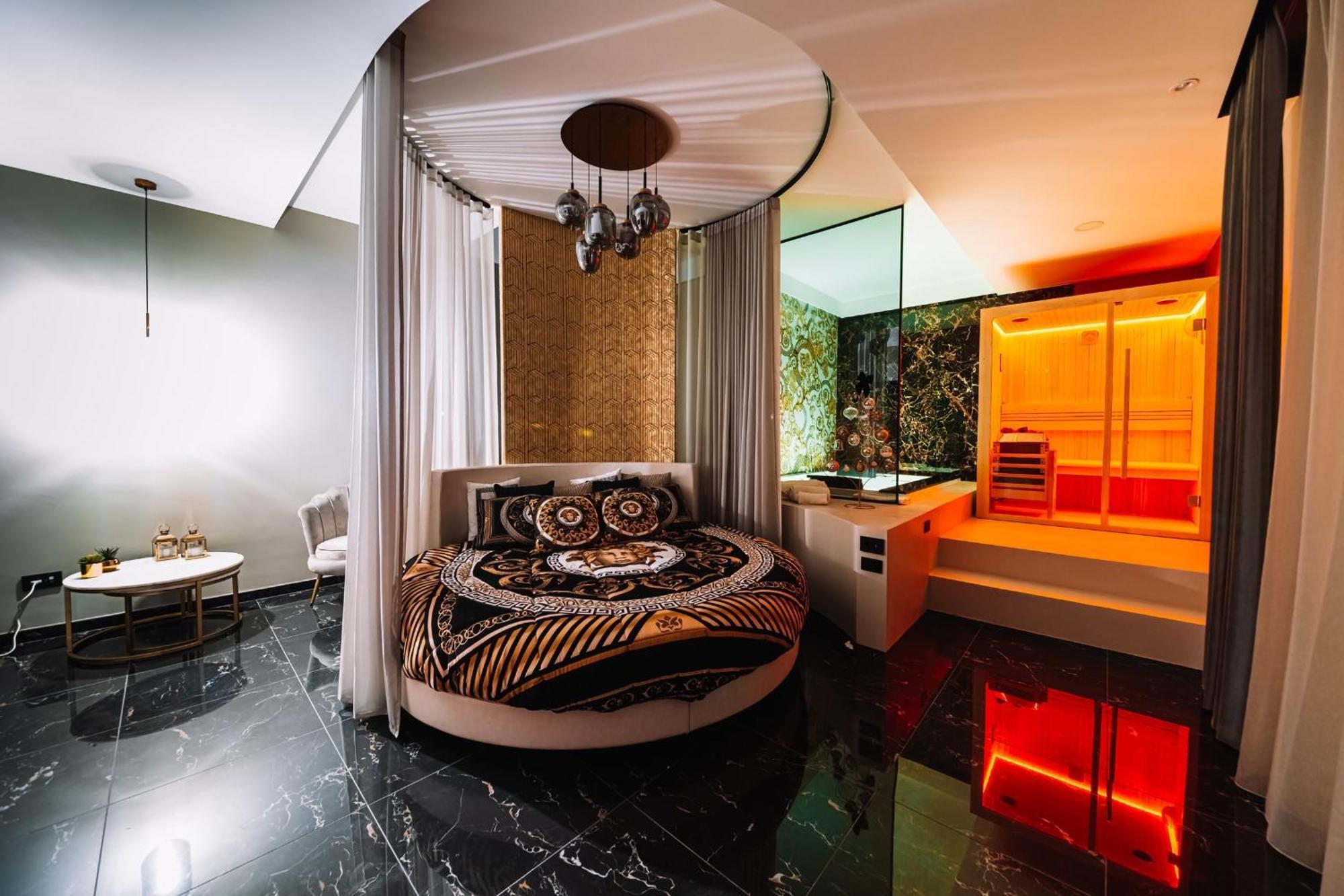 Versace Luxury Room Corleone Ngoại thất bức ảnh