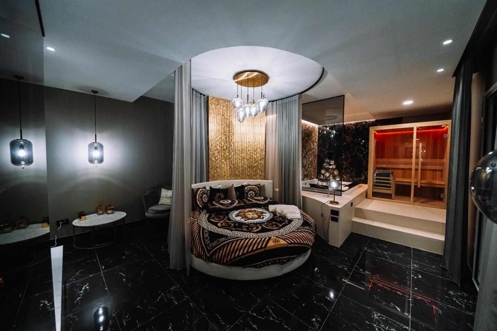 Versace Luxury Room Corleone Ngoại thất bức ảnh