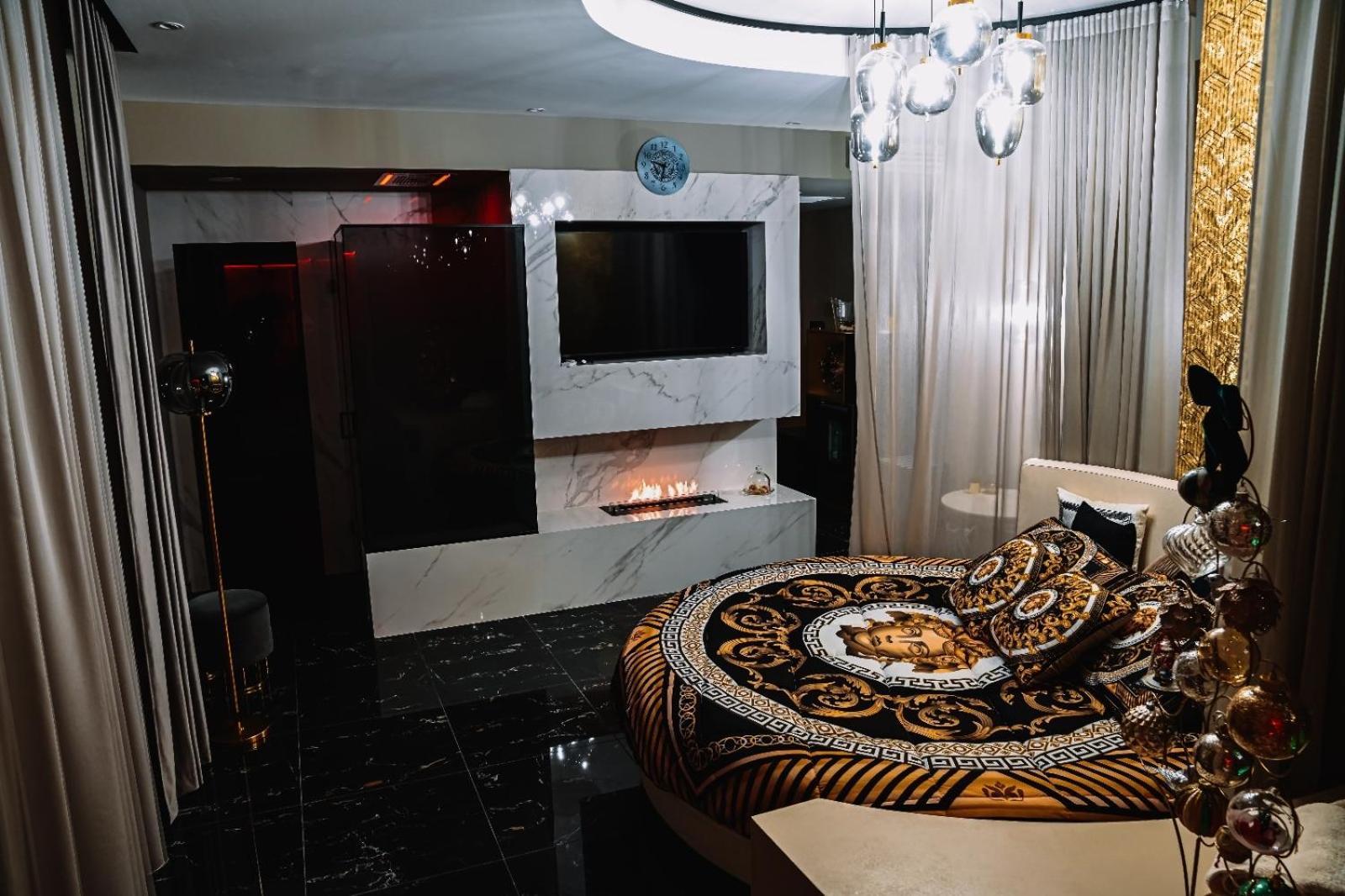Versace Luxury Room Corleone Ngoại thất bức ảnh