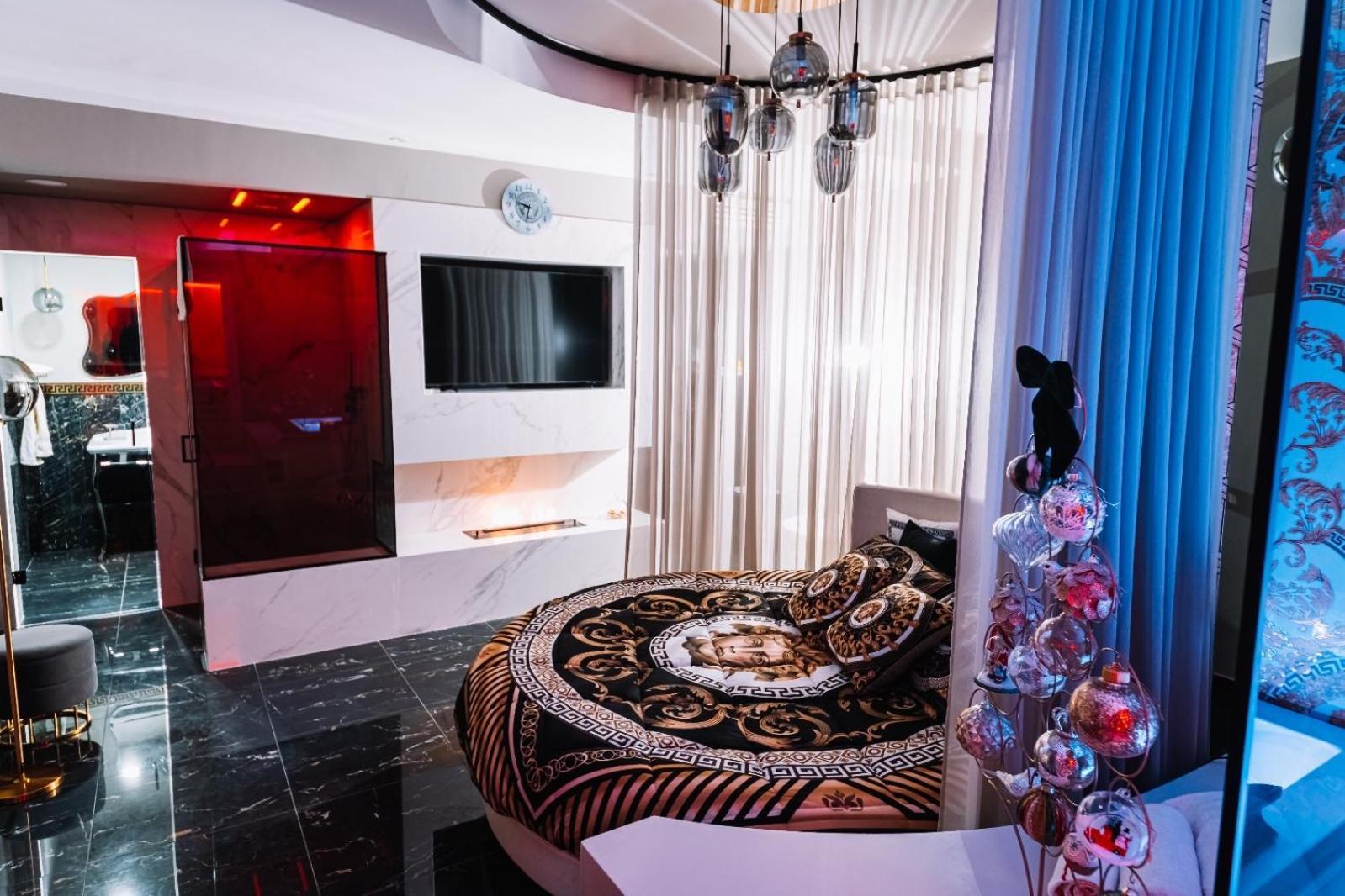Versace Luxury Room Corleone Ngoại thất bức ảnh